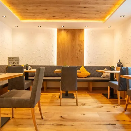 Gaestehaus Julia * Ischgl
